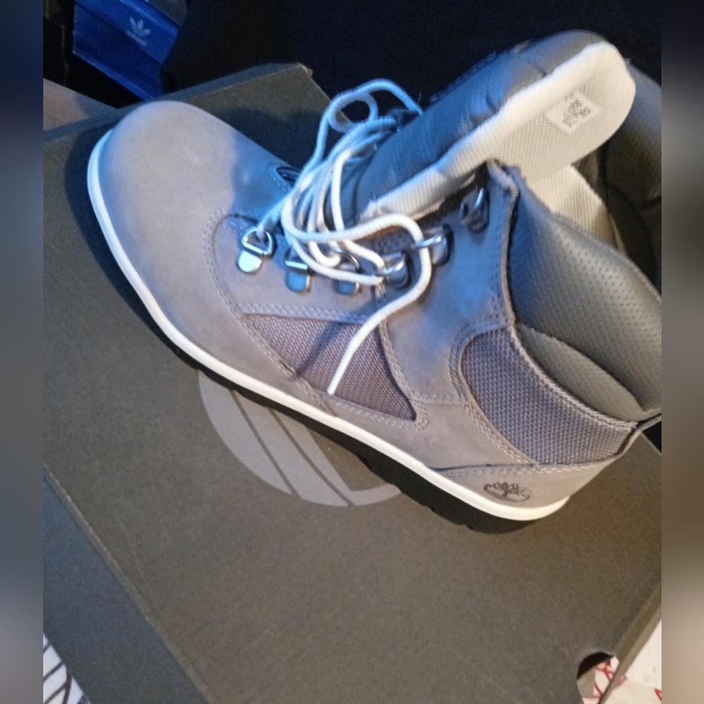 Field Timberland Kids Size 6 Gray